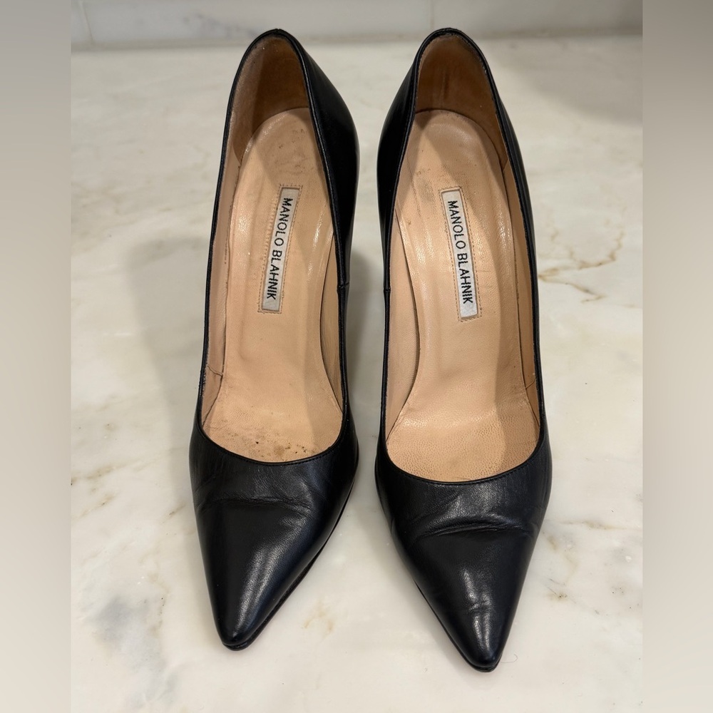 Classic Manolo Blahnik black leather heels